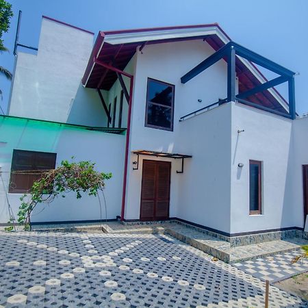 Sri Lanka Villa Dsr , Wennappuwa 외부 사진